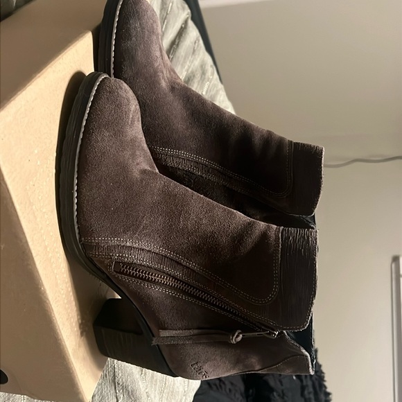 EUC Taos Dillie Booties - Picture 2 of 3